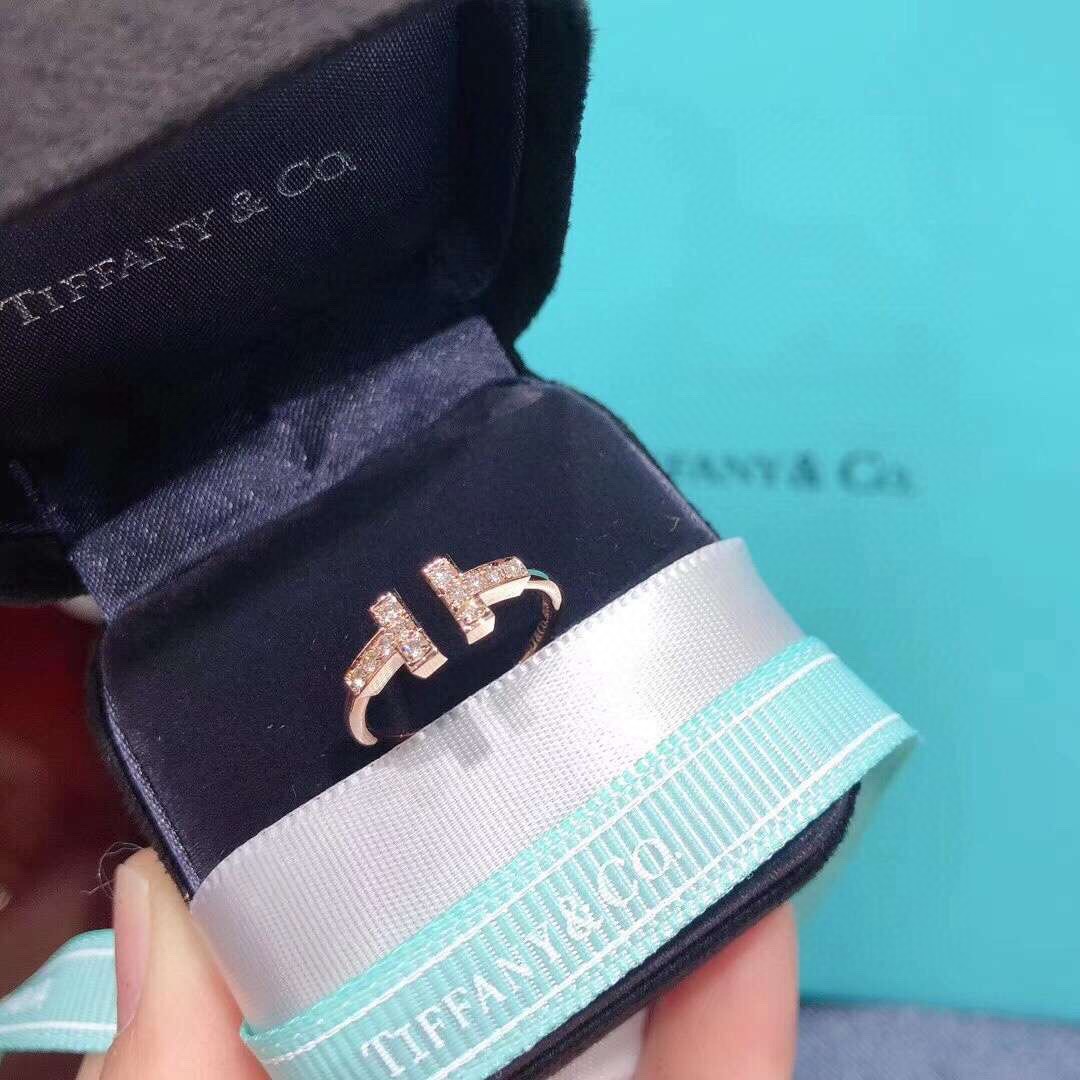 T Ring with Diamonds