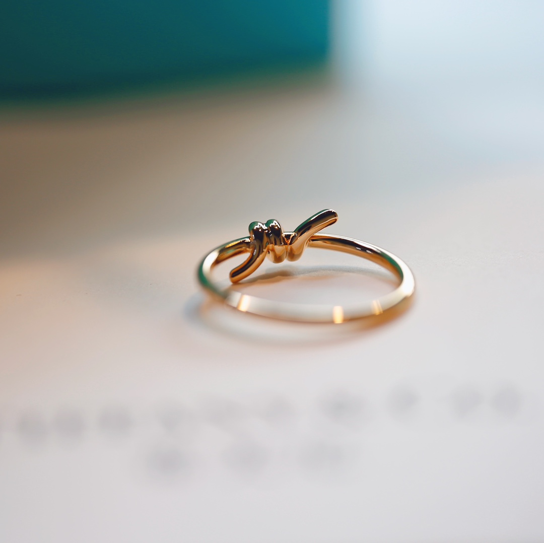 Knot Ring