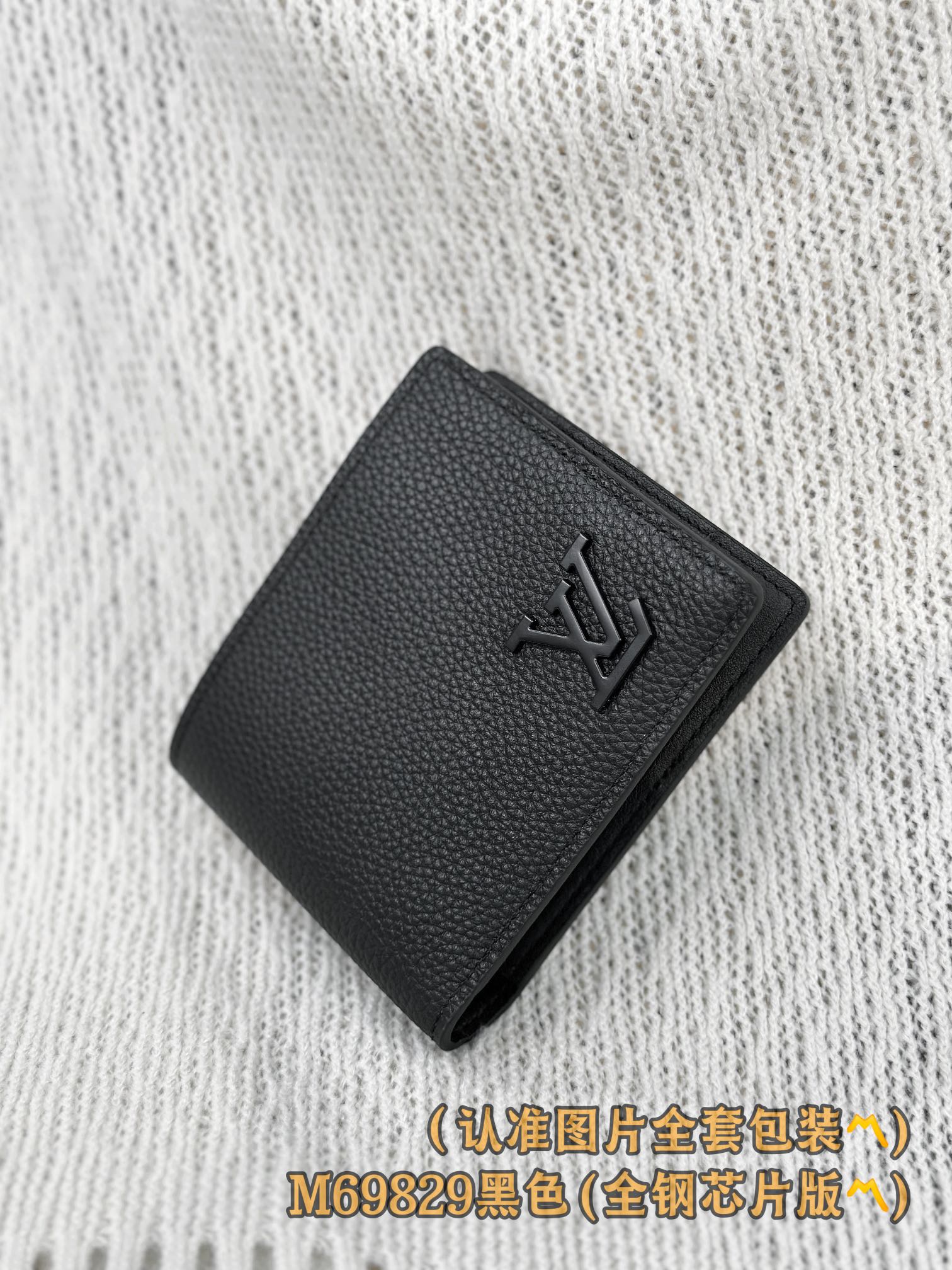LV Aerogram Multiple Wallet