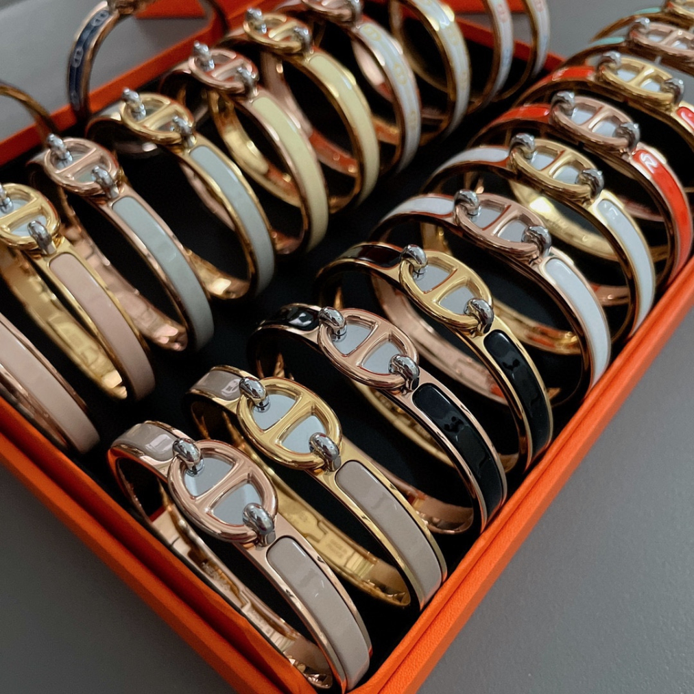 Pig Nose Hermes Bracelet Collection
