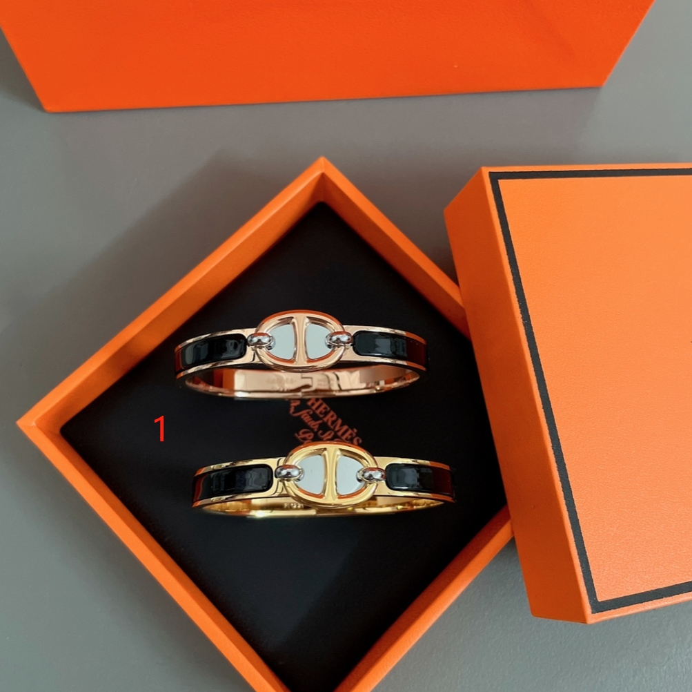 Pig Nose Hermes Bracelet Collection