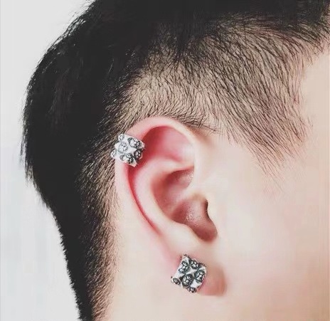 U Ear Clip