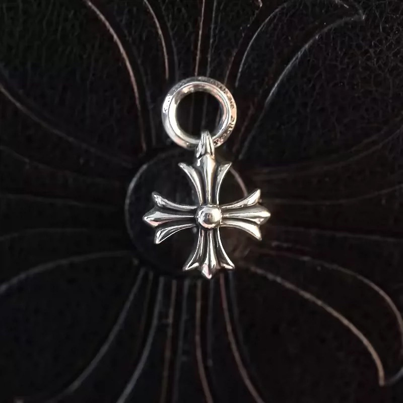 Short Cross Necklace