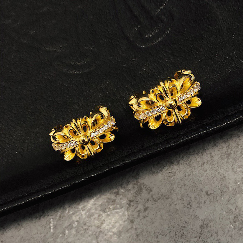 22k Iris Ring with Diamonds