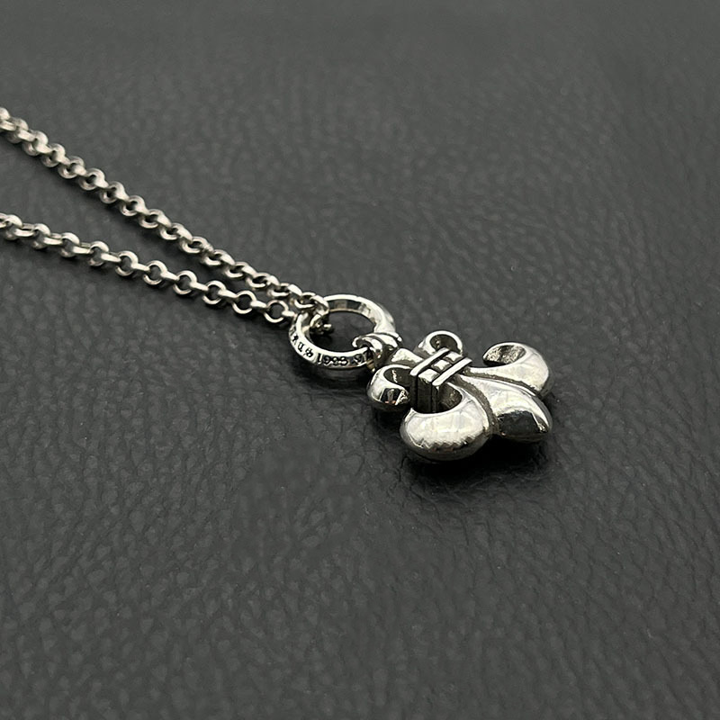Single Ring Scout Necklace Iris