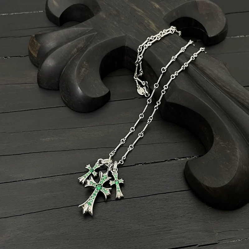 Thirty-cross Green Diamond Necklace