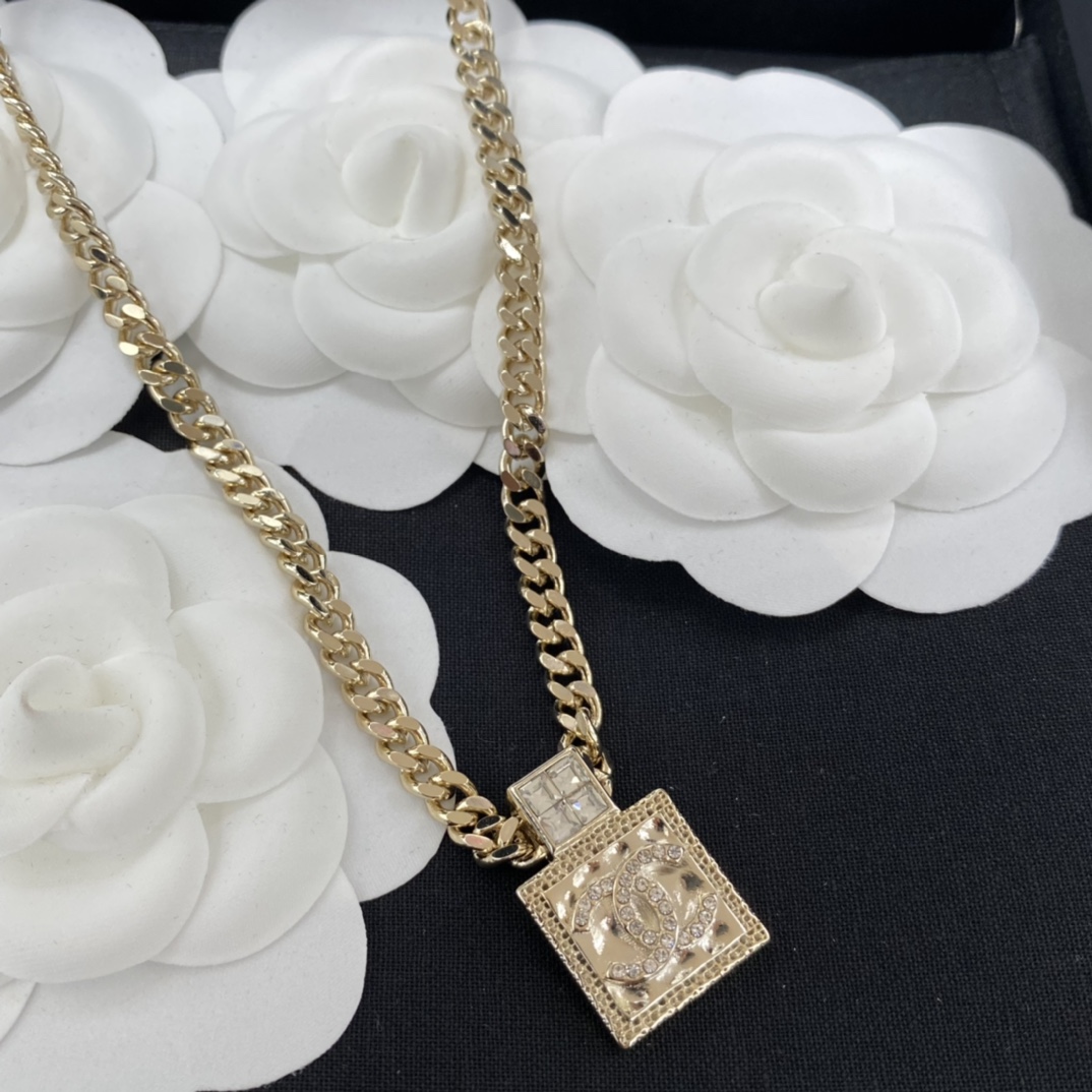 Necklace 22