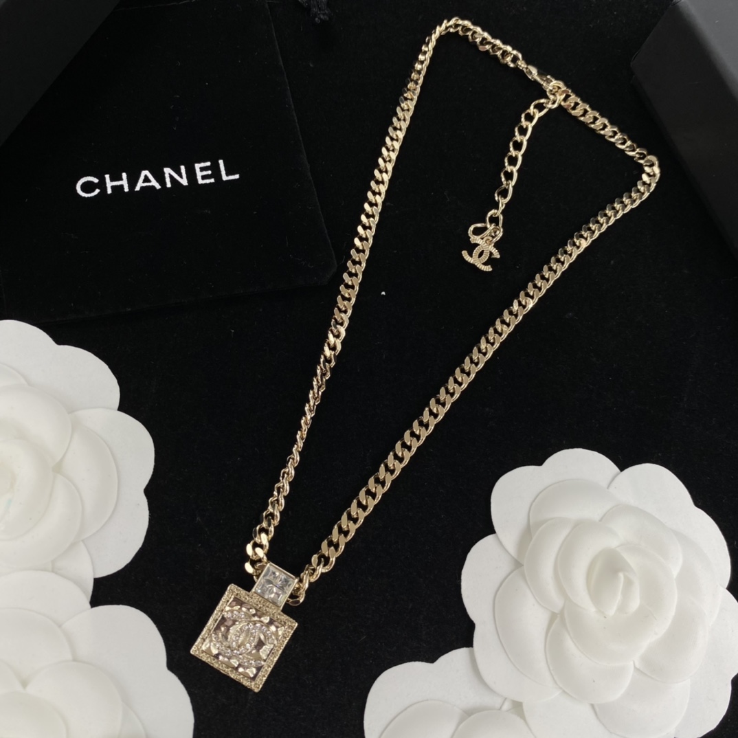 Necklace 22