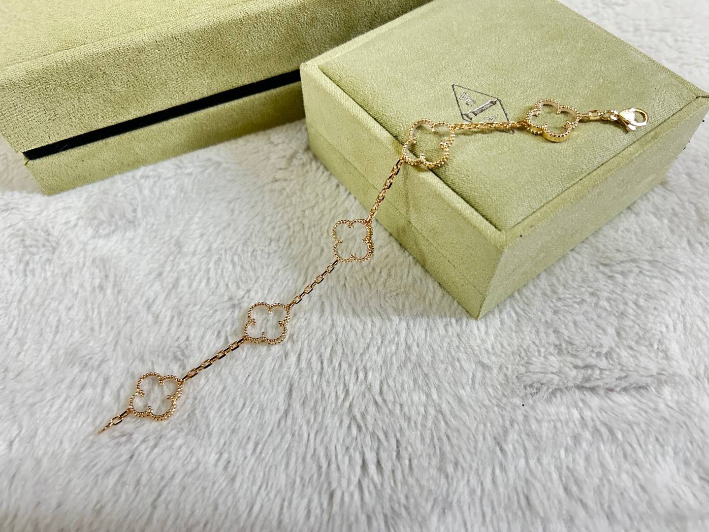 Alhambra Transparent Natural Stone 5 Motif Bracelet