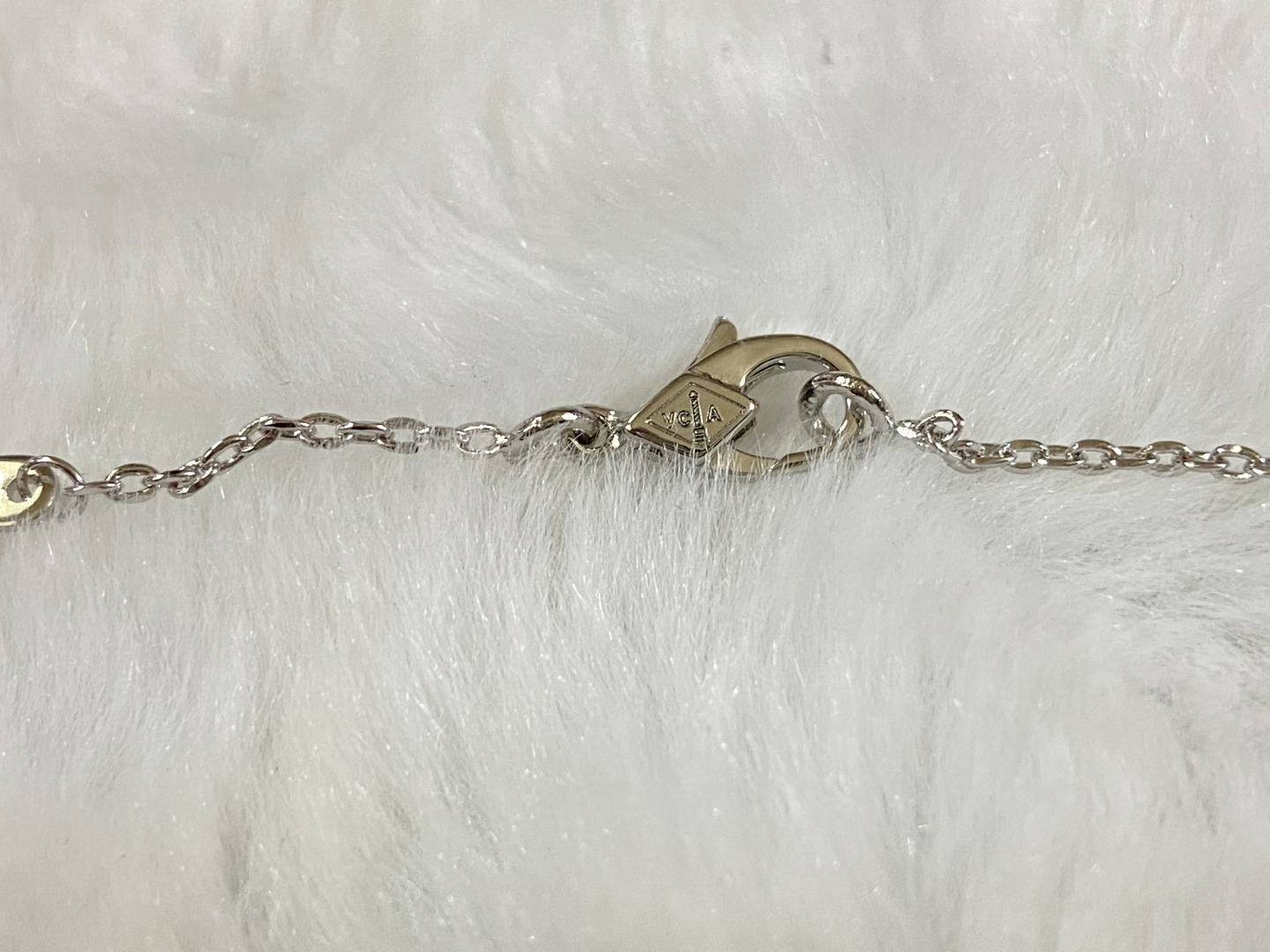 Alhambra Transparent Natural Stone 1 Motif Necklace
