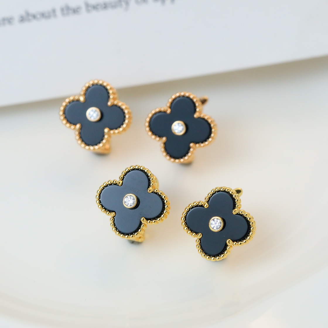 Alhambra Earrings with a Diamond