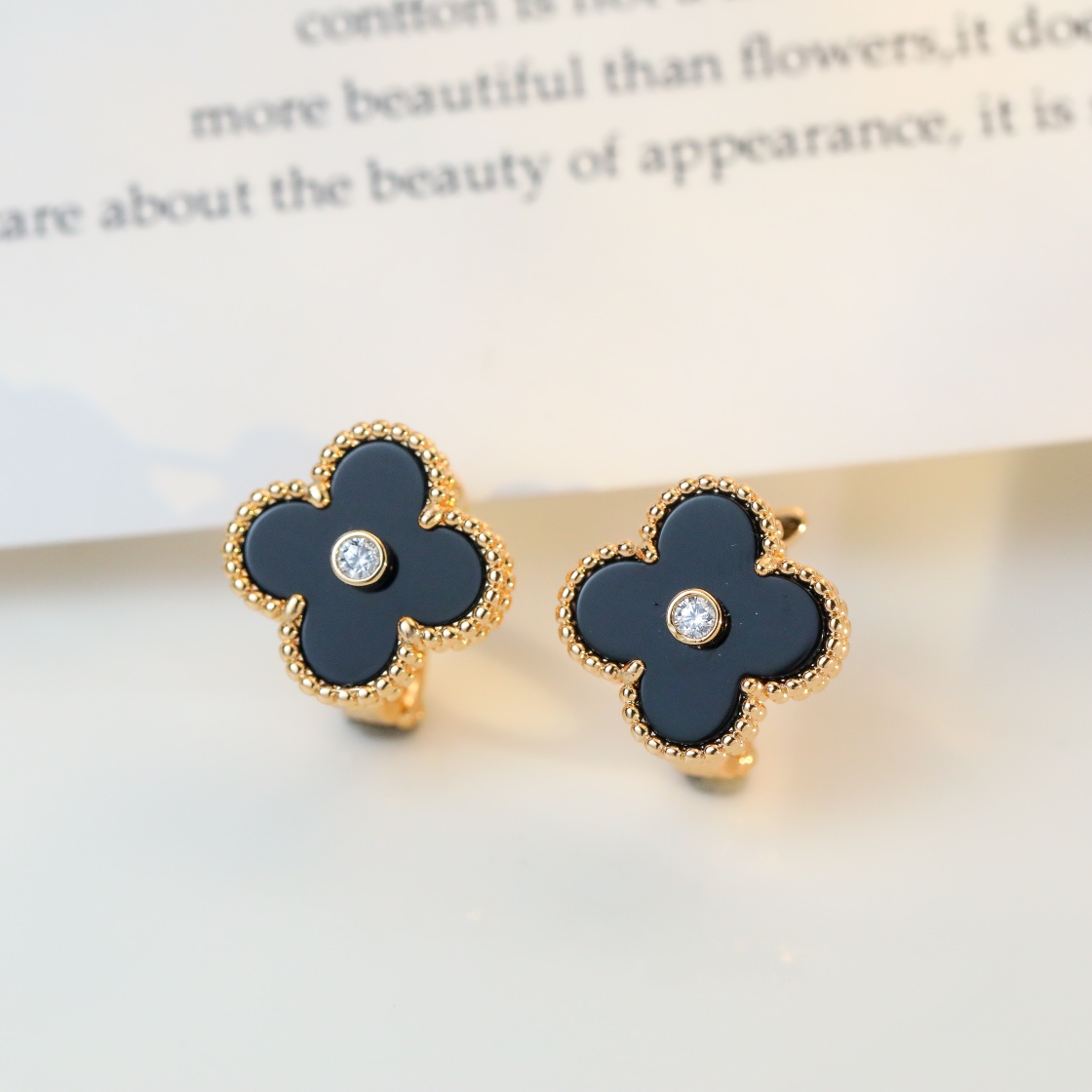 Alhambra Earrings with a Diamond