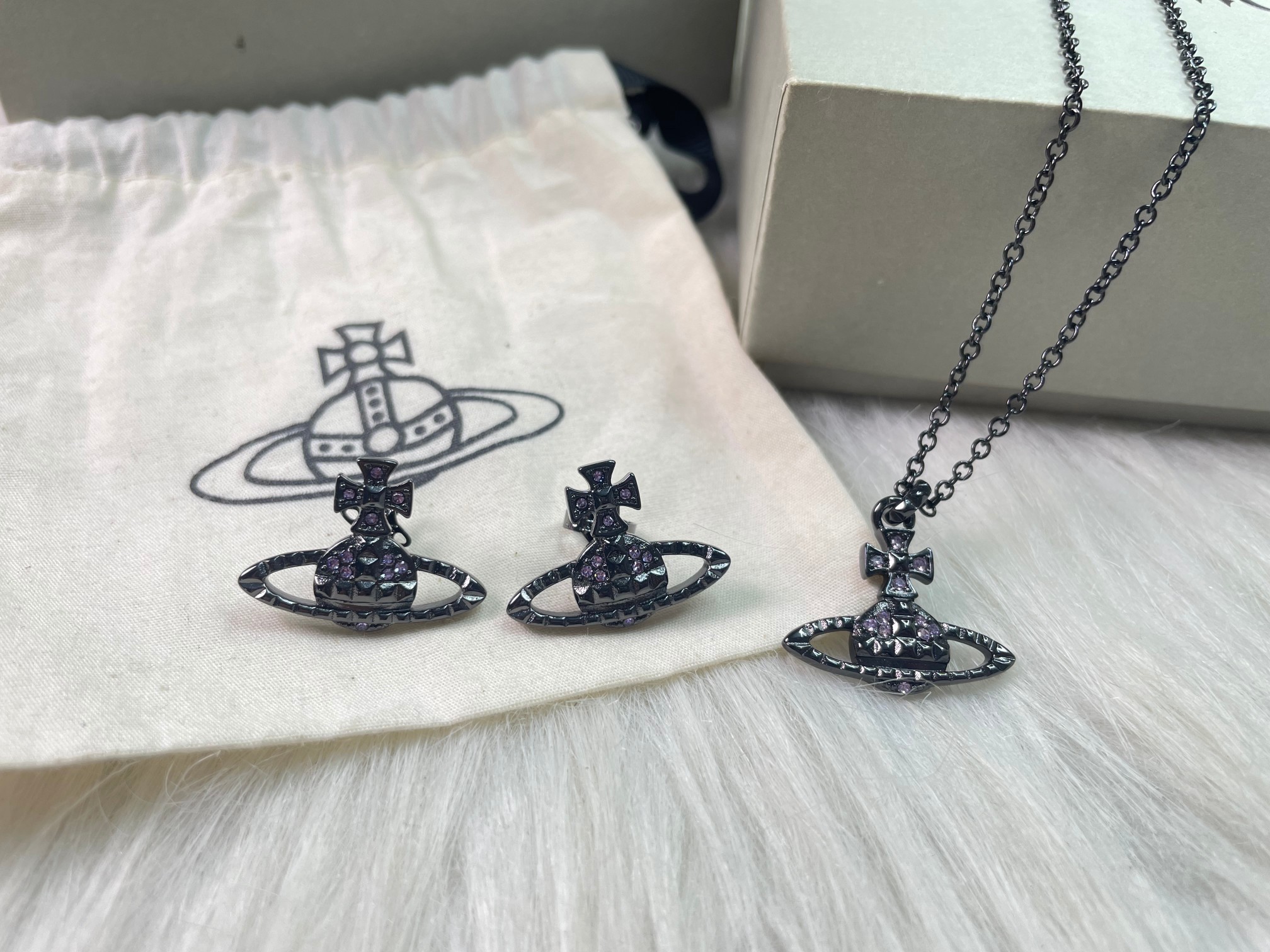 Rivet Purple Diamond Necklace