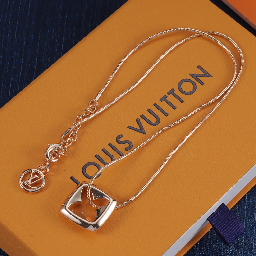 LV Big Flower Necklace