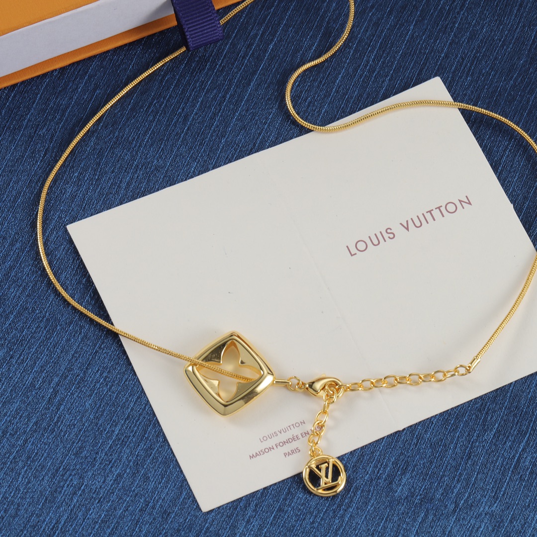 LV Big Flower Necklace