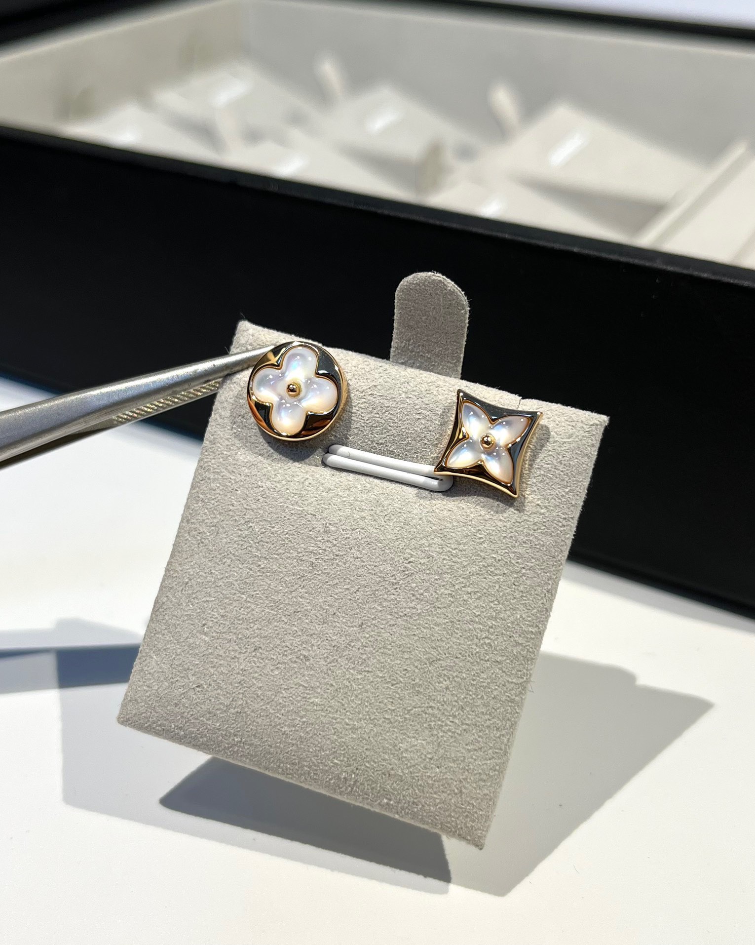 Asymmetric Rhombus Clover Earrings