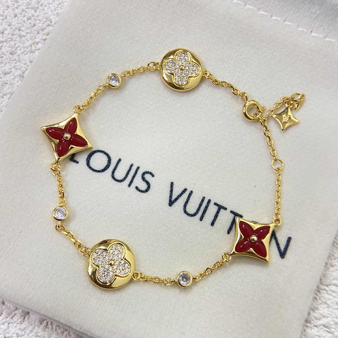 Diamond-inlaid Rochicle Four Flower Bracelet