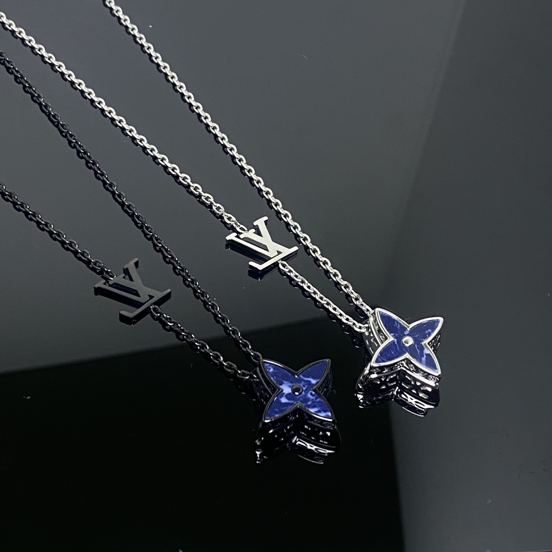Blue Pointed Flower Necklace