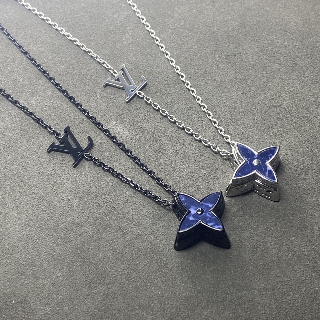 Blue Pointed Flower Necklace